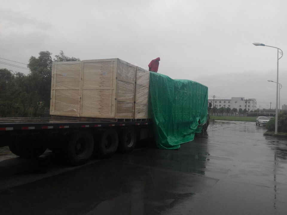 2017年6月北京創聯匯通電氣-雨中發貨現場，一直以顧客服務為較好